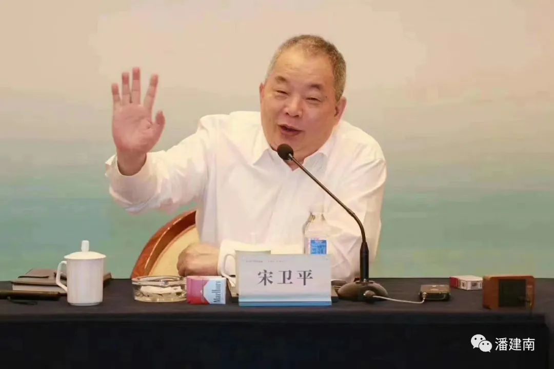 那个抽红壳万宝路的老男人,要&ldquo;去房产化&rdquo;